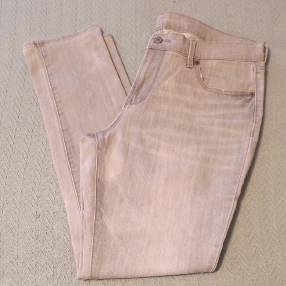 Curvy Profile, Gray Old Navy Jeans, Size 12 Regular